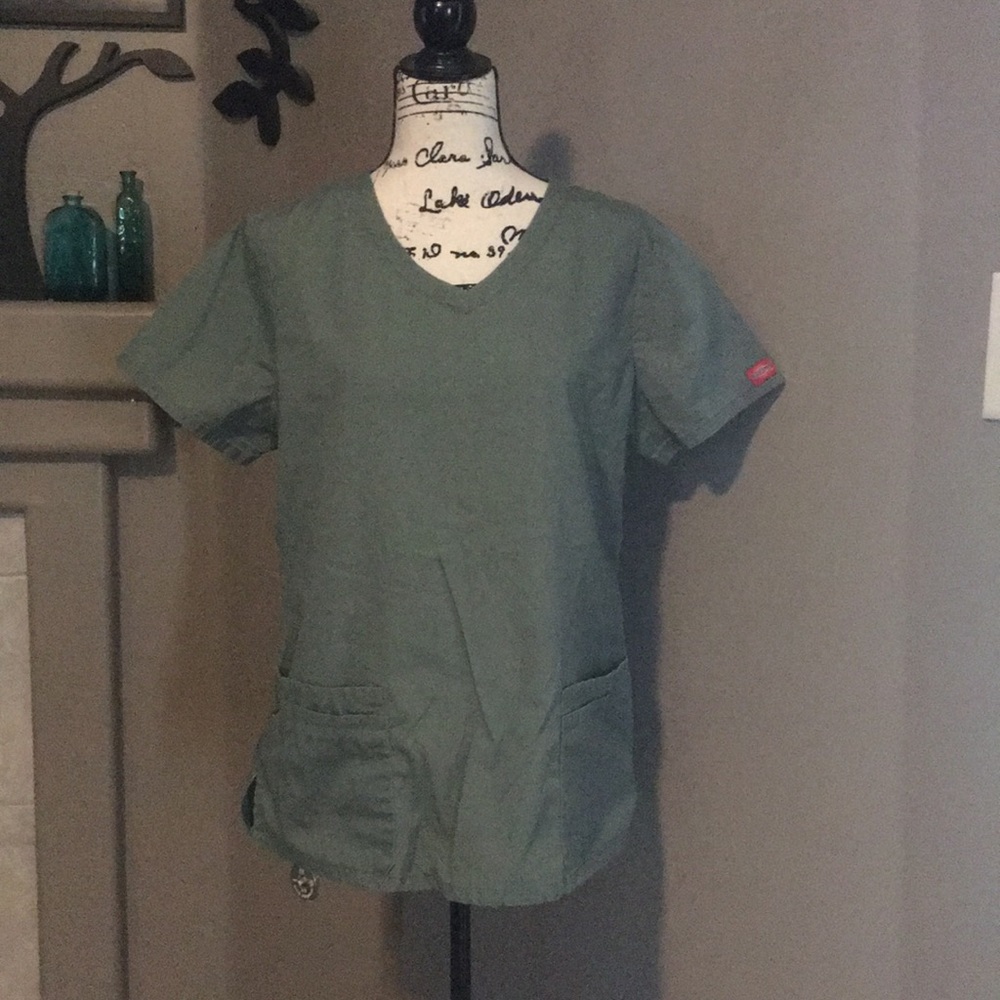 Olive Dickies Scrub Top w/ pockets Sz Lg